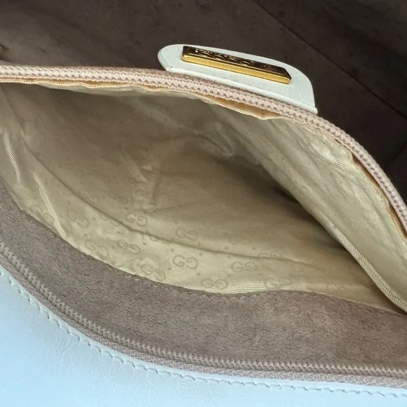 Authentic Gucci Elegant White Leather Shoulder Bag - Picture 9 of 10